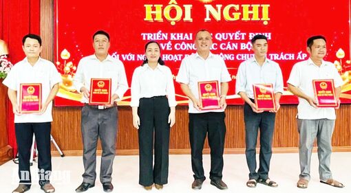 Vĩnh Thuận kiện toàn các chức danh ấp sau sắp xếp