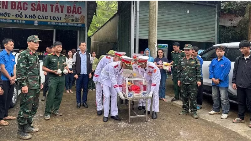 Chung niềm xúc động tri ân…