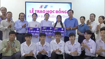 "ATV Tiếp bước đến trường" trao học bổng cho em Võ Triệu Vy