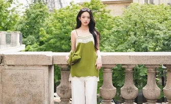 Cách diện áo váy lụa tôn dáng cho mọi vóc người