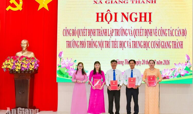Giang Thành thành lập trường nội trú, tiếp nhận 44 cán bộ, giáo viên