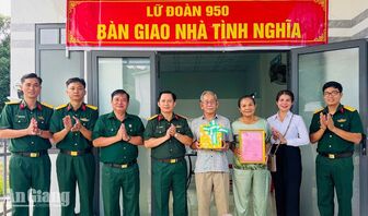 Lữ đoàn 950 trao nhà tình nghĩa cho thương binh ở Phú Quốc
