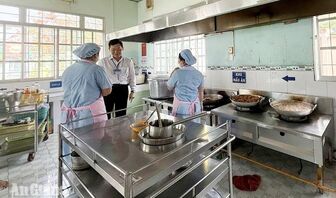 Siết quản lý an toàn thực phẩm: Chuyển từ xử lý sự cố sang phòng ngừa rủi ro