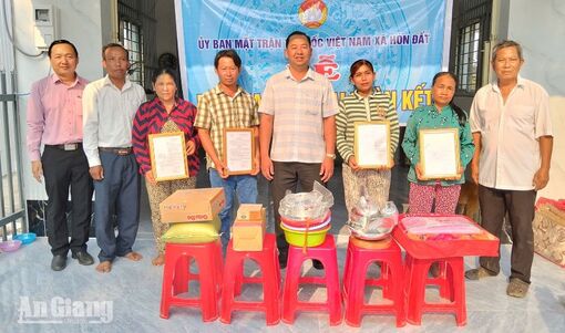 Điểm tựa cho người nghèo