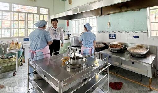 Siết quản lý an toàn thực phẩm: Chuyển từ xử lý sự cố sang phòng ngừa rủi ro