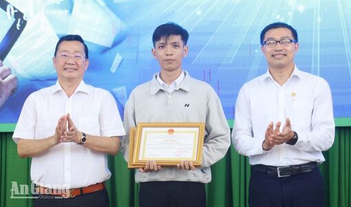 An Giang trao 46 giải cuộc thi sáng tạo sản phẩm giáo dục trên nền tảng AI