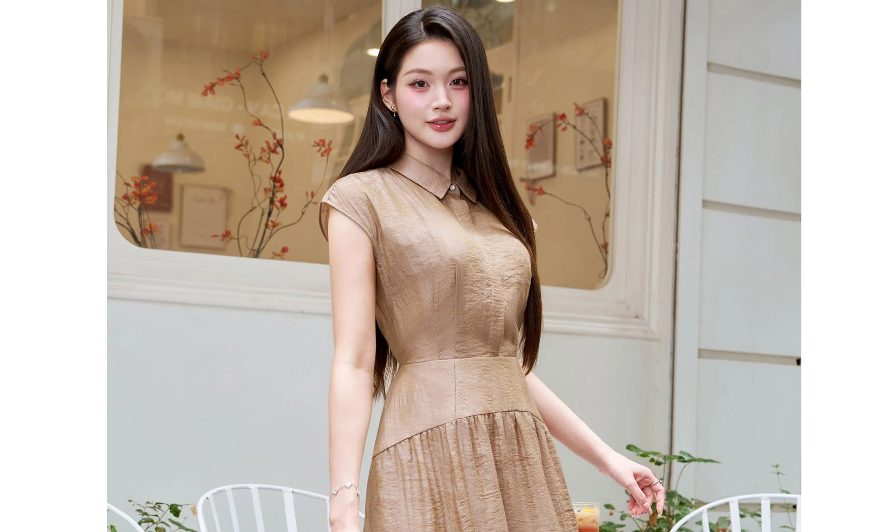 Trang phục vải lụa, tơ voan mềm nhẹ được ưu ái ngày đầu thu