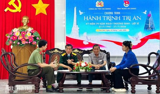 Gần 100 triệu đồng tri ân người có công tại phường Thới Sơn
