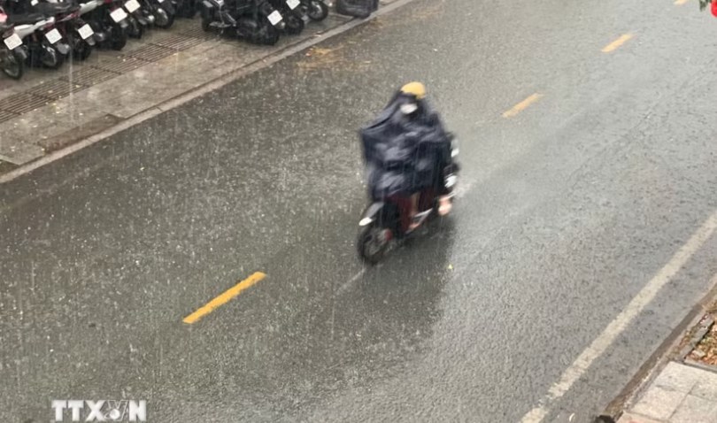 Thời tiết ngày 23/7: Miền Bắc mưa lớn trên diện rộng, cảnh báo lốc sét