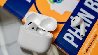 Tự giảm âm khi nói chuyện: AirPods 4 có đáng mua cho dân văn phòng?