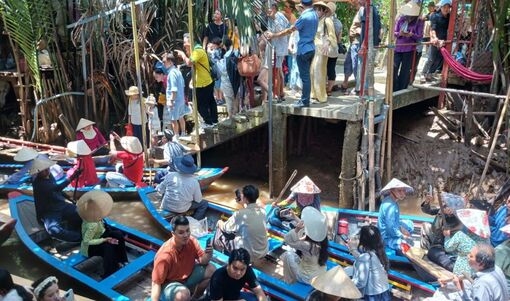 Khắc phục ùn ứ đò chèo ở cù lao Thới Sơn sau cơn sốt mạng xã hội