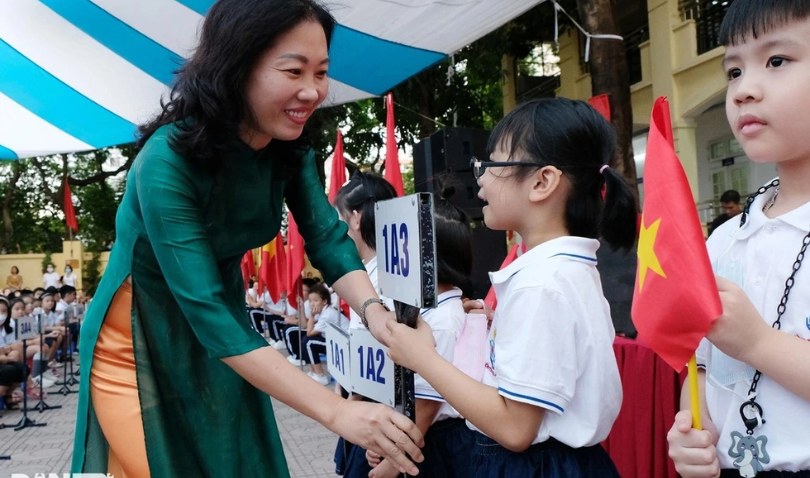 Bố trí hiệu trưởng, hiệu phó “dôi dư” thế nào khi sắp xếp trường học?