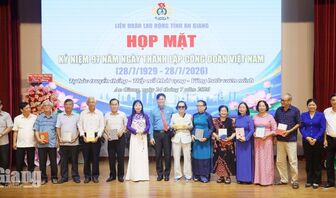 An Giang họp mặt kỷ niệm 97 năm Ngày thành lập Công đoàn Việt Nam