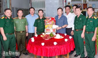 Thiếu tướng Nguyễn Văn Hùng tri ân người có công tại Giang Thành và Vĩnh Điều