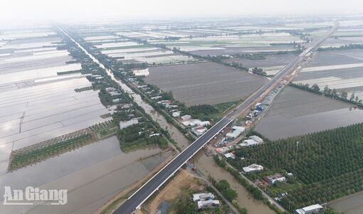 Cả nước giải ngân hơn 378.000 tỷ đồng vốn đầu tư công, còn 37 địa phương dưới mức bình quân