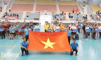 Hơn 1.100 đoàn viên, người lao động tham gia hội thao