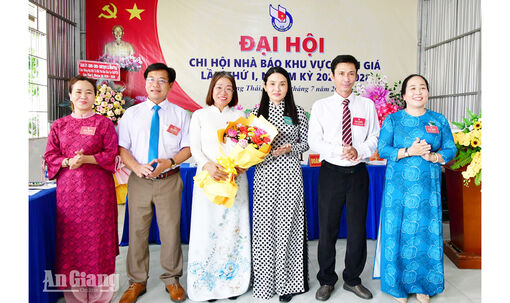 Kiện toàn nhân sự Chi hội Nhà báo khu vực Rạch Giá