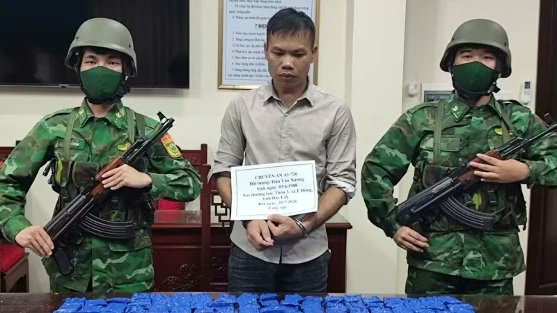 Bắt vụ vận chuyển 30.000 viên ma túy tổng hợp