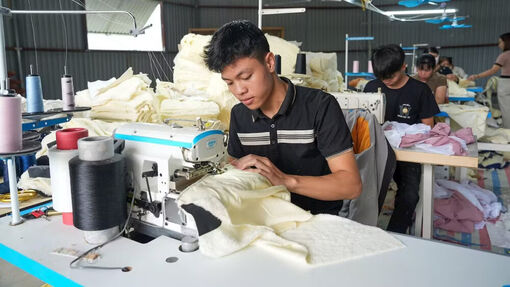 Thanh khoản căng, lãi suất khó hạ