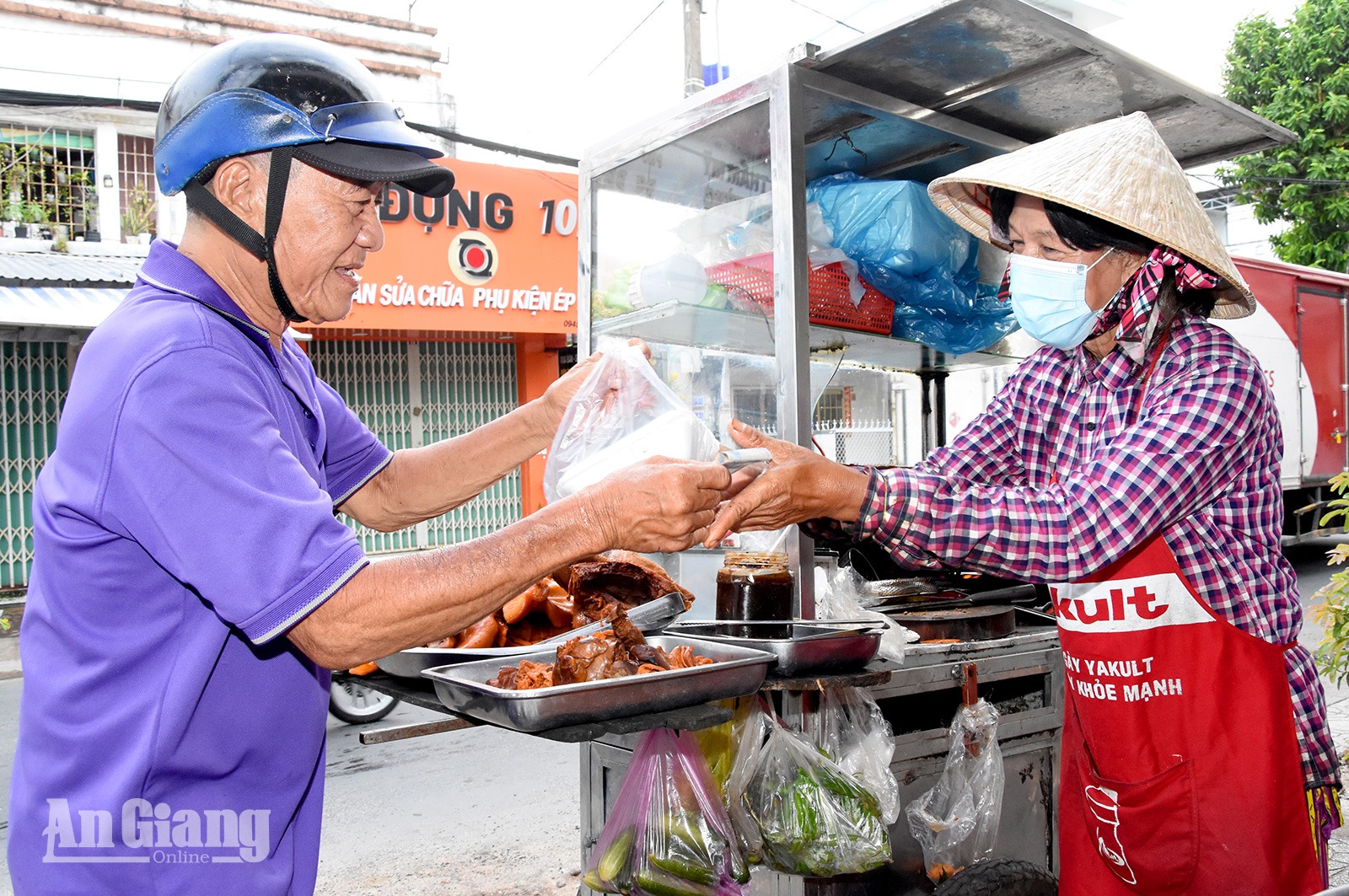 Mưu sinh nơi phố thị