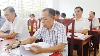 Bồi dưỡng kiến thức dân tộc tại hai xã Châu Phong và Vĩnh Hậu