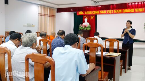Chăm lo cho người có uy tín