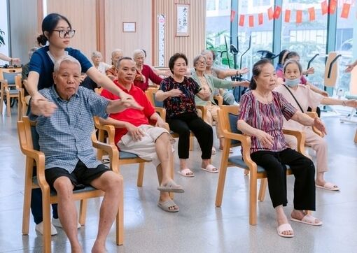 Đề xuất trang bị kiến thức, kỹ năng chuẩn bị tuổi già cho người từ 40 tuổi