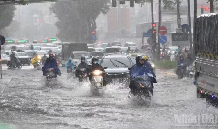 Thời tiết ngày 28/7: Mưa dông bao trùm nhiều khu vực trên cả nước