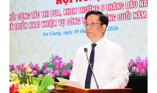 (Chuyên mục “Thi đua là yêu nước, yêu nước thì phải thi đua”)
Chủ tịch UBND tỉnh Hồ Văn Mừng: Đổi mới phong trào thi đua theo hướng thiết thực, hiệu quả