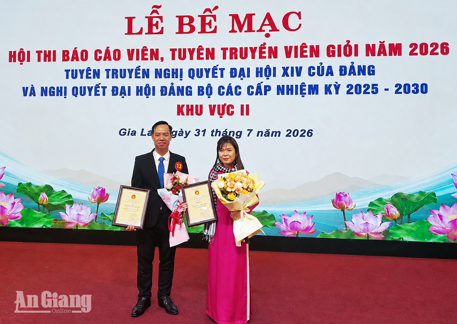 An Giang đoạt 1 giải ba, 1 giải khuyến khích tại Hội thi báo cáo viên khu vực II