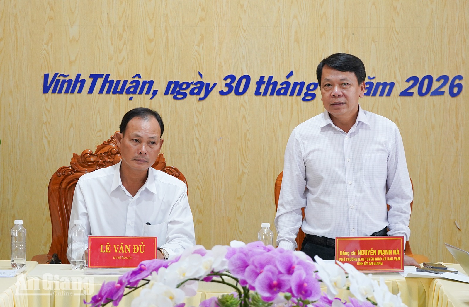 Vĩnh Thuận đưa báo Đảng lên Zalo, đổi mới sinh hoạt chi bộ