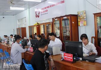 Chính quyền phục vụ, người dân thụ hưởng