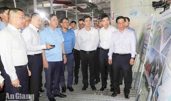 Phó Thủ tướng Thường trực Phạm Gia Túc kiểm tra, chỉ đạo đẩy nhanh tiến độ các công trình phục vụ APEC 2027