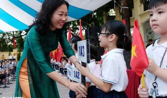 11.000 hiệu trưởng, hiệu phó về làm giáo viên, có được giữ phụ cấp chức vụ?