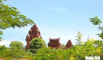 Ngắm quần thể tháp Pô Klong Garai ở vùng đất "gió như Phan, nắng như Rang"