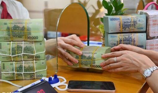 Thêm ngân hàng tăng mạnh lãi suất huy động, gửi tiền 6 tháng vượt 7%/năm