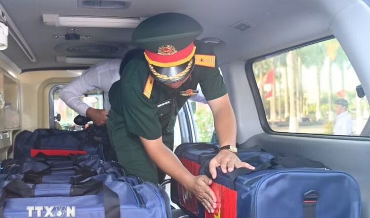 Cà Mau: Bàn giao 535 mẫu hài cốt liệt sỹ tại xã Phước Long để giám định ADN