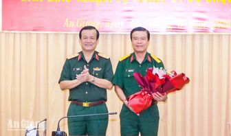 Đại tá Nguyễn Việt Thắng nhận nhiệm vụ Chính ủy Bộ Chỉ huy Quân sự tỉnh An Giang