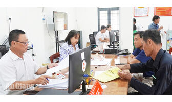 Xã Bình Thạnh Đông nâng cao hiệu quả cải cách hành chính hướng về dân