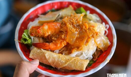 Bún giấm nuốc Huế: Món lạ hút du khách