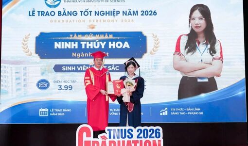 Nữ sinh "nhổ lạc, cấy thuê" tốt nghiệp thủ khoa với điểm gần tuyệt đối