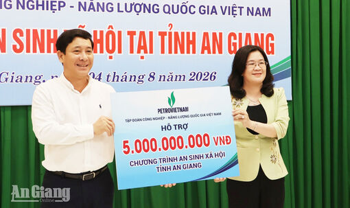 Petrovietnam hỗ trợ An Giang 5 tỉ đồng chăm lo an sinh xã hội