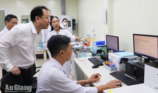 An Giang tăng tốc làm sạch dữ liệu Sổ sức khỏe điện tử trên VNeID
