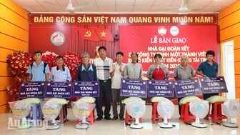7 hộ dân xã Khánh Bình có nhà mới từ Quỹ Đại đoàn kết