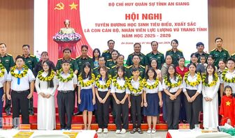 Bộ Chỉ huy Quân sự tỉnh An Giang tuyên dương 25 học sinh tiêu biểu