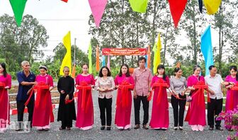Xã Chợ Mới khánh thành cầu Trường Tiểu học A Kiến An