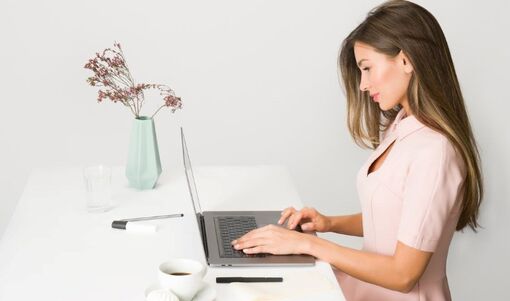 Muốn làm việc hiệu quả hơn? Hãy thử ngồi thẳng lưng