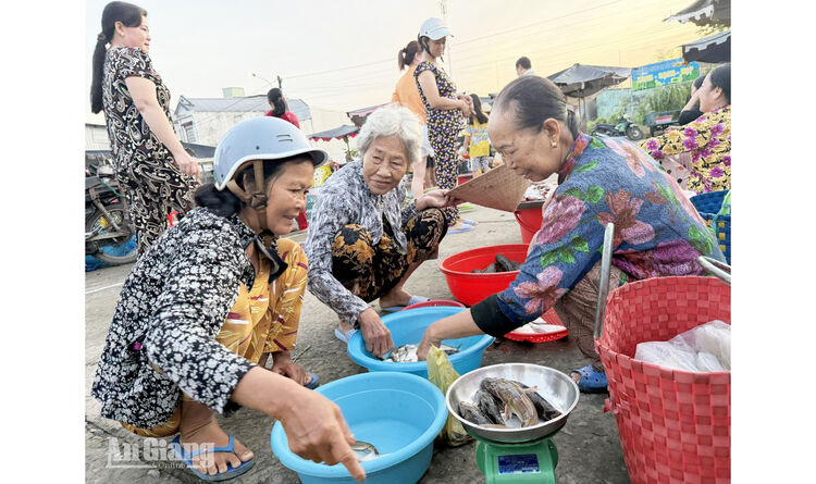 Khám phá “chợ ma” Ngọc Chúc