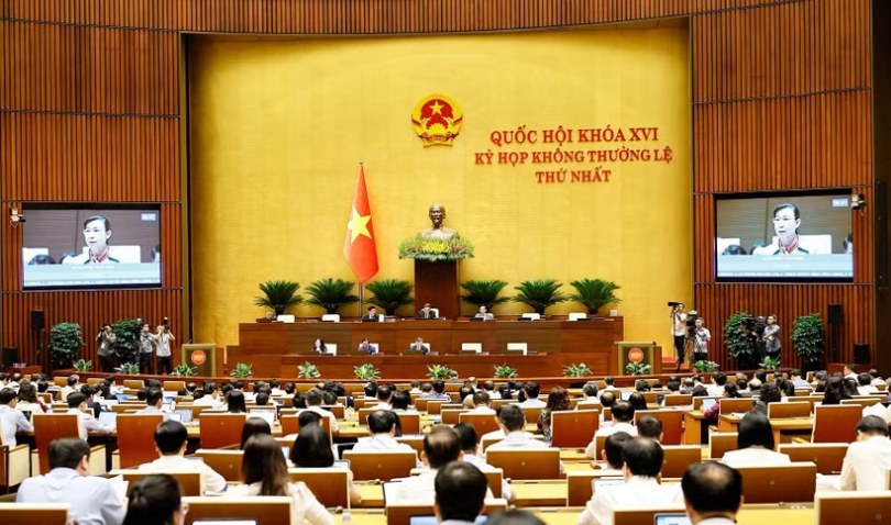 Quốc hội thảo luận hai dự án Luật về quân sự, quốc phòng và Luật Dầu khí
