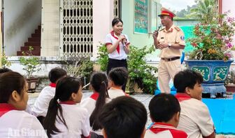 Gần 800 học sinh Hà Tiên được tuyên truyền an toàn giao thông